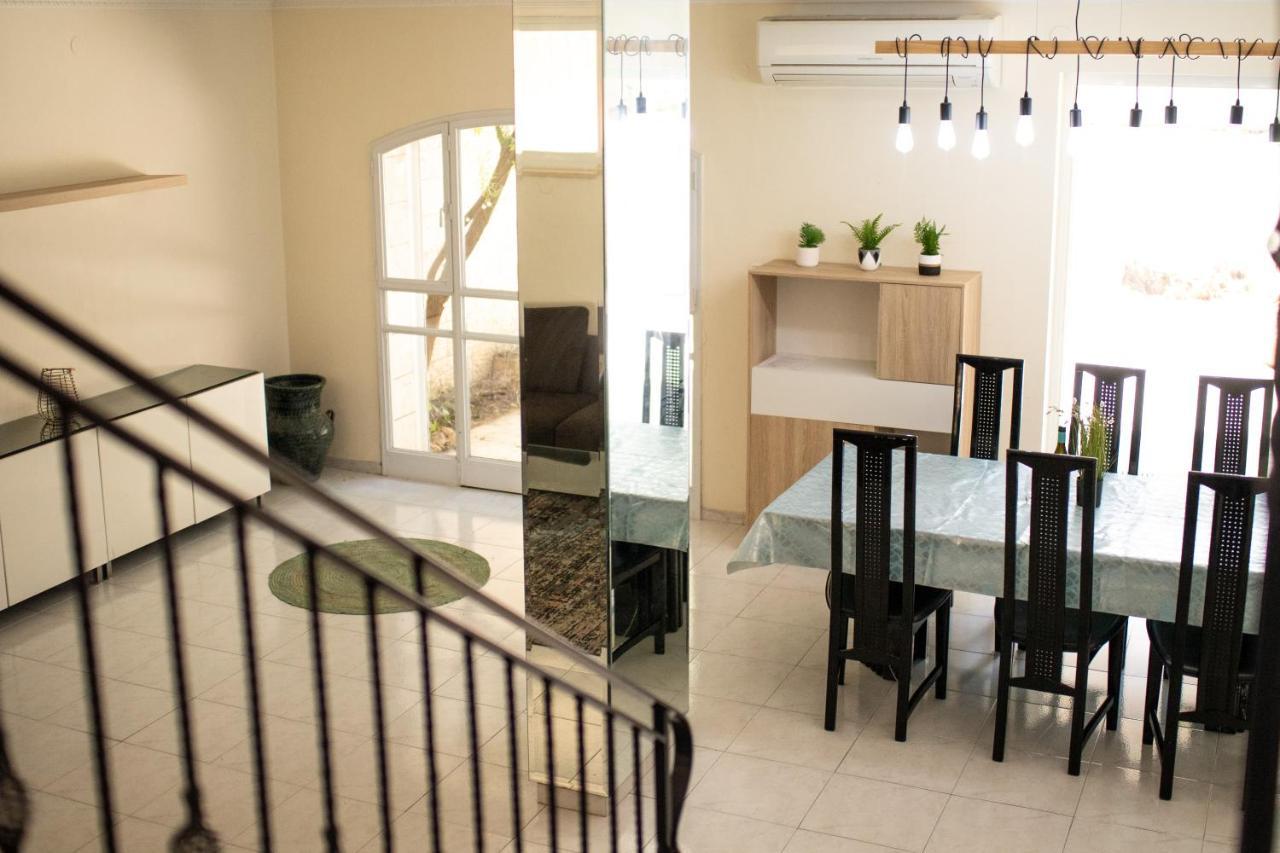 Spacious By The Orient Hotel - 4 Bdr Apartment Jerusalem Ngoại thất bức ảnh