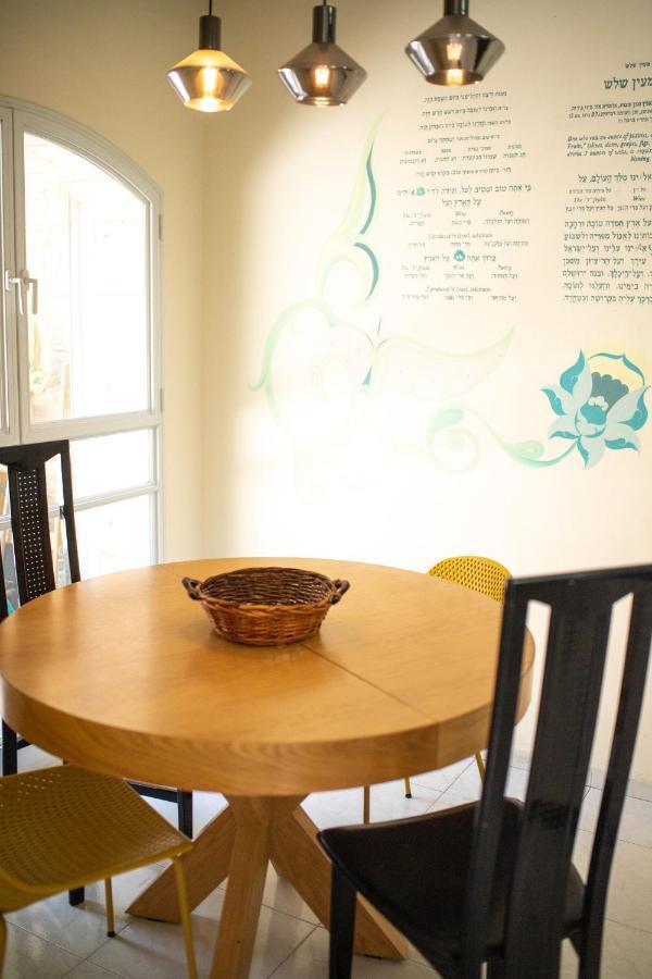 Spacious By The Orient Hotel - 4 Bdr Apartment Jerusalem Ngoại thất bức ảnh